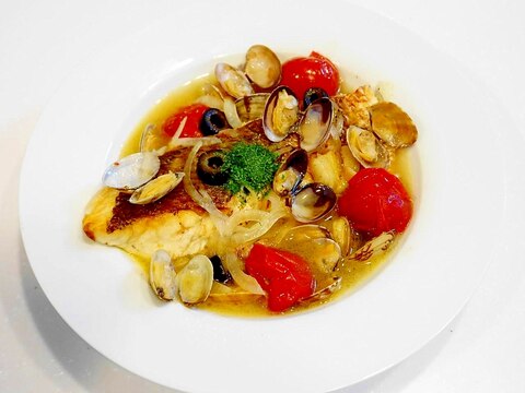 イタリアの魚料理が意外に簡単に！鯛のアクアパッツァ
